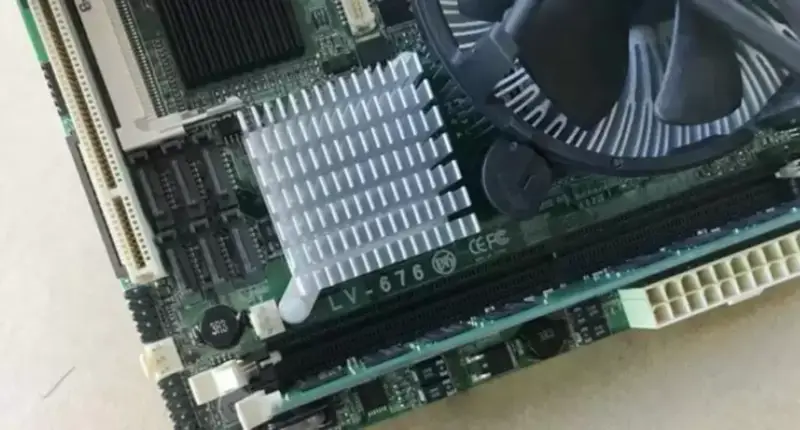 COMMELL LV-676 MiniITX Dual net work port 775 LVDS DVI VGA industrial motherboard