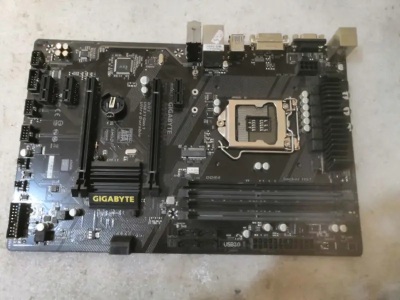 GIGABYTE GA-B250-D3A B250-D3A Desktop Motherboard B250M B250 Socket LGA1151 DDR4 5GPUS