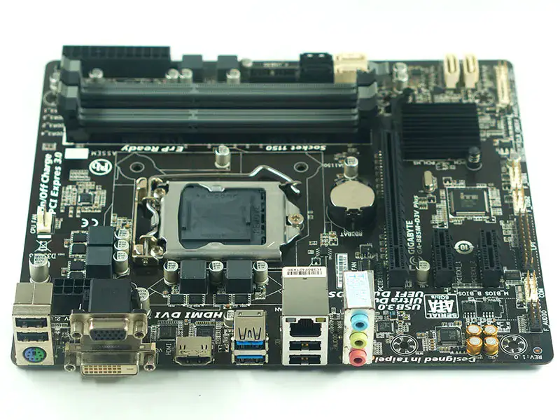 GIGABYTE GA-B85M-D3V PLUS Motherboard