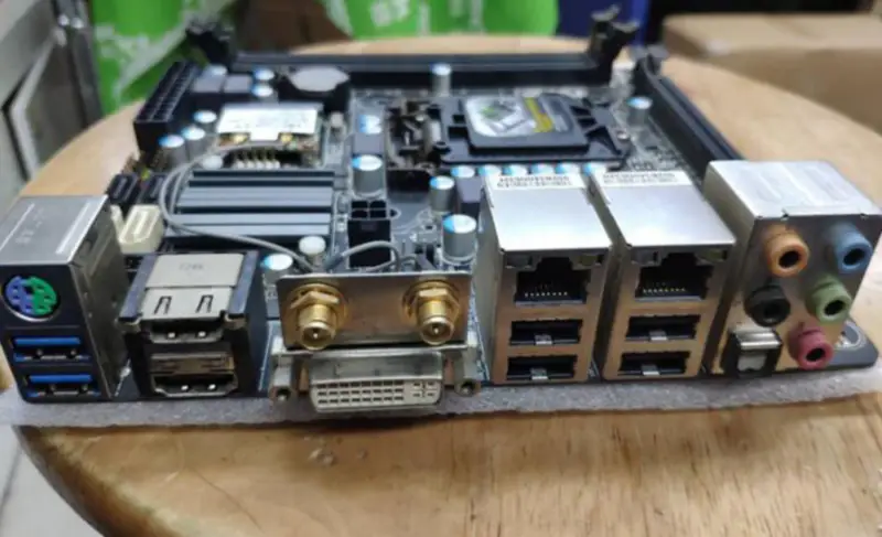 Gigabyte GA-H77N-WIFI motherboard LGA 1155 DDR3
