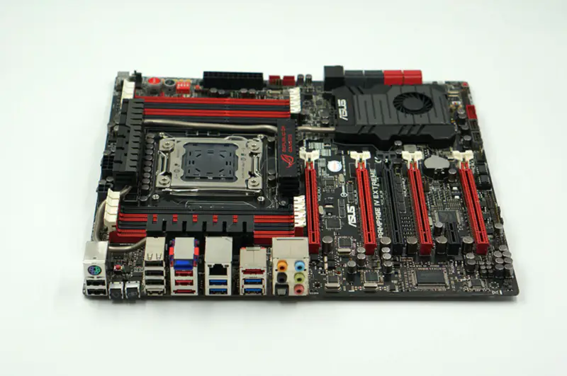ASUS RAMPAGE IV EXTREME Motherboard
