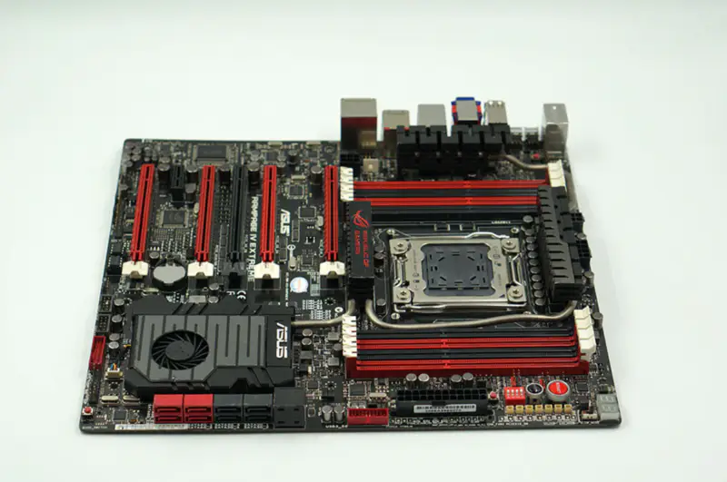 ASUS RAMPAGE IV EXTREME Motherboard