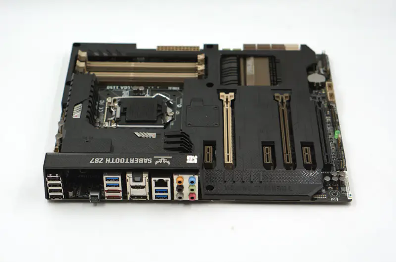 Asus SABERTOOTH Z87 Motherboard LGA1150 DDR3 64GB