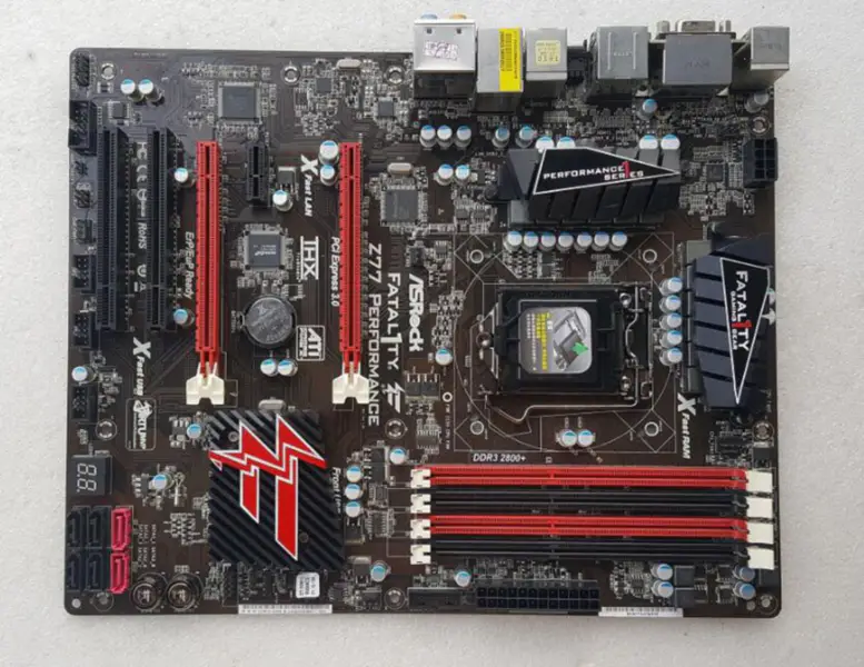 ASROCK Z77 PERFORMANCE motherboard